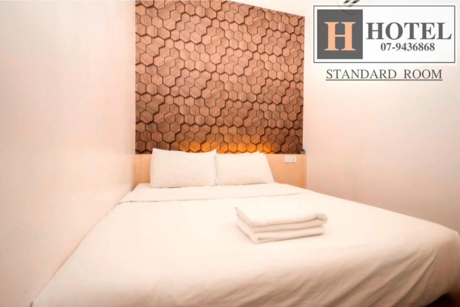 H Hotel Segamat Exteriör bild